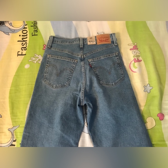 Levi's® Women's Ultra-High Rise Ribcage Straight Jeans - Picture 5 of 5